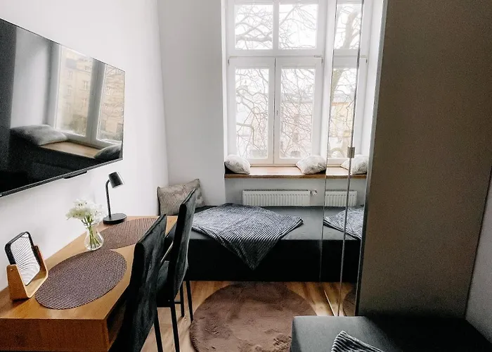 R-apartments Λοτζ