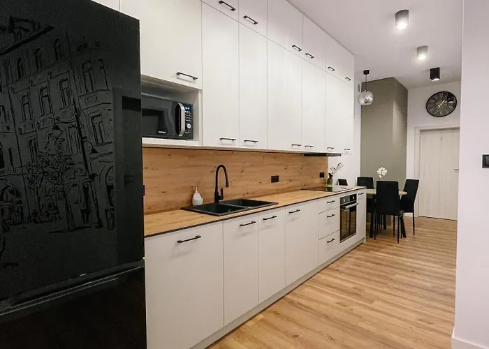 R-apartments Λοτζ